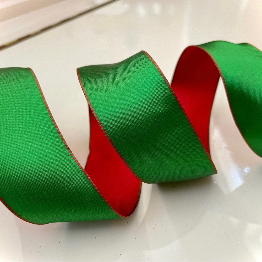 1.5” Wired Christmas! Ribbon Reversible Green & Red Wired Edge Wreath ribbon